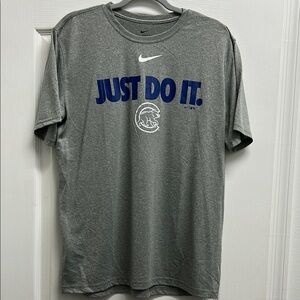 Nike Gray Cubs Dri-Fit size Large